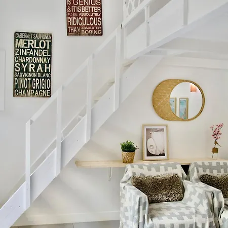 Apartament Ancienne Batisse En Plein Coeur Du Port Avec Clim Nicea