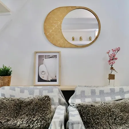 Apartament Ancienne Batisse En Plein Coeur Du Port Avec Clim